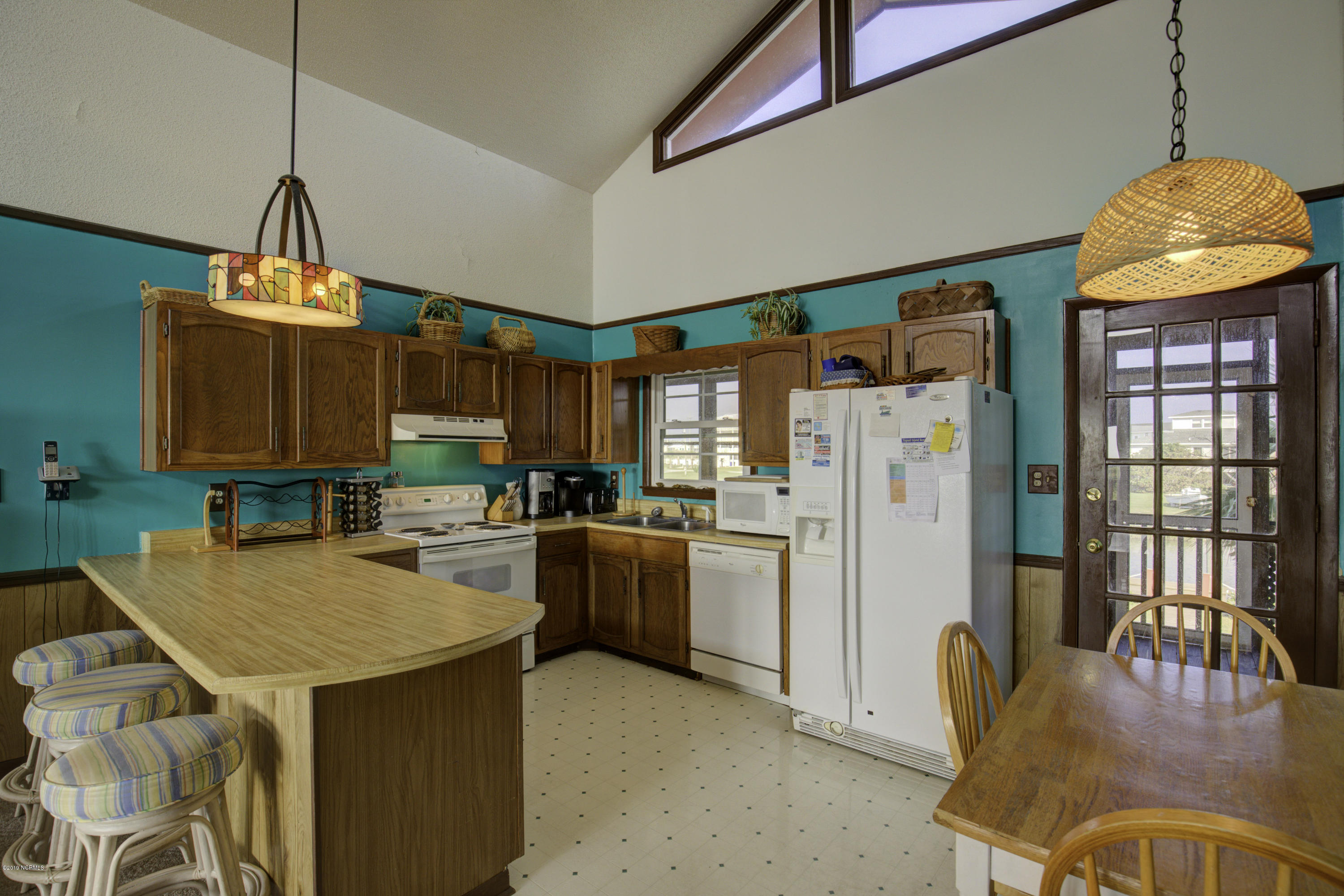 1675 New River Inlet Road North Topsail Beach, NC 28460 - Photo 30 of 32 1675 New River Inlet Road - Interiors_33