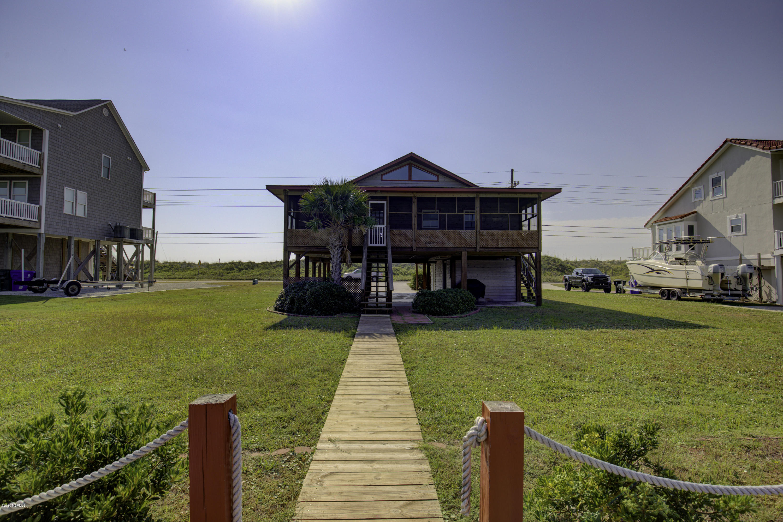 1675 New River Inlet Road North Topsail Beach, NC 28460 - Photo 3 of 32 1675 New River Inlet Road - Interiors_2