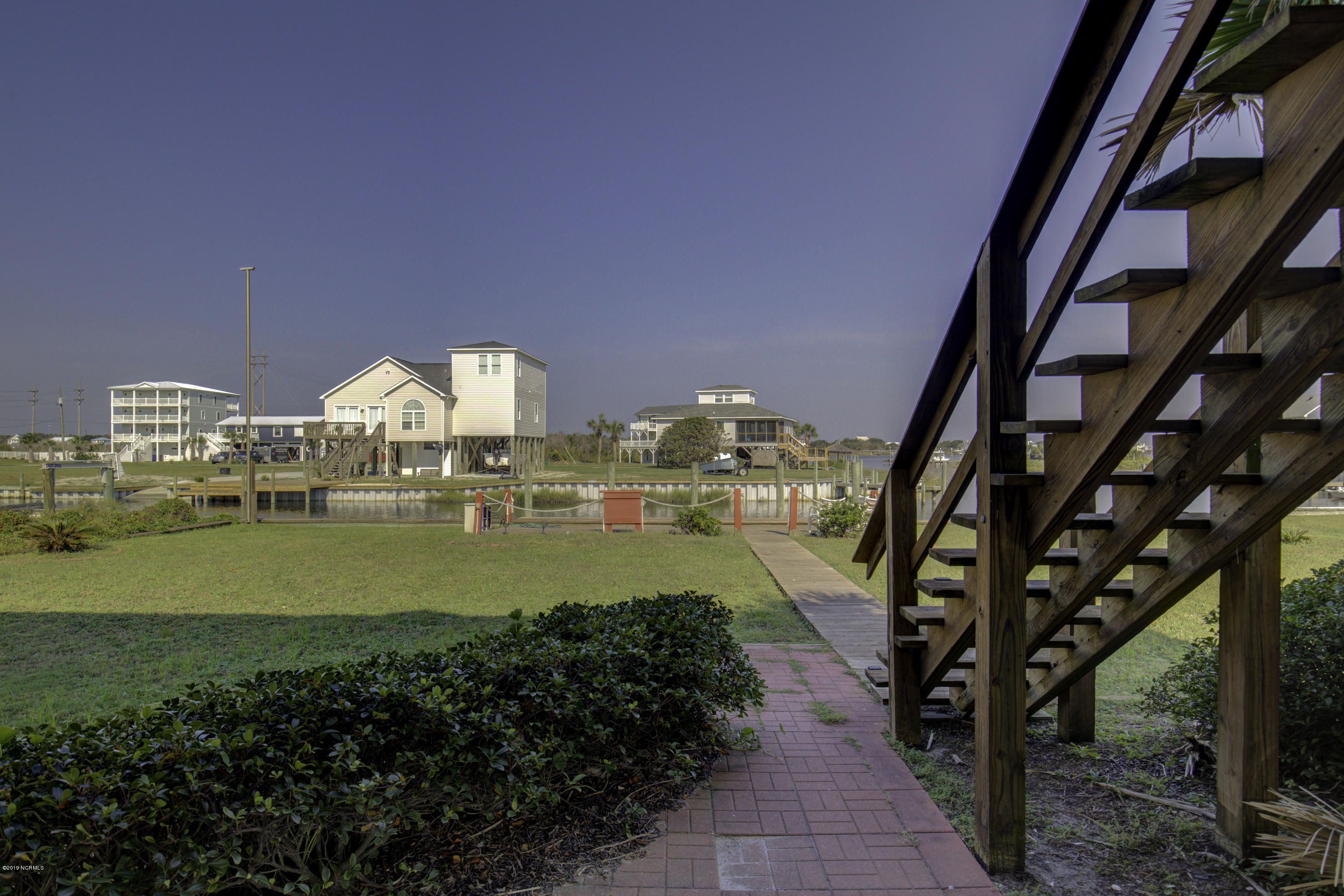 1675 New River Inlet Road North Topsail Beach, NC 28460 - Photo 9 of 32 1675 New River Inlet Road - Interiors_8