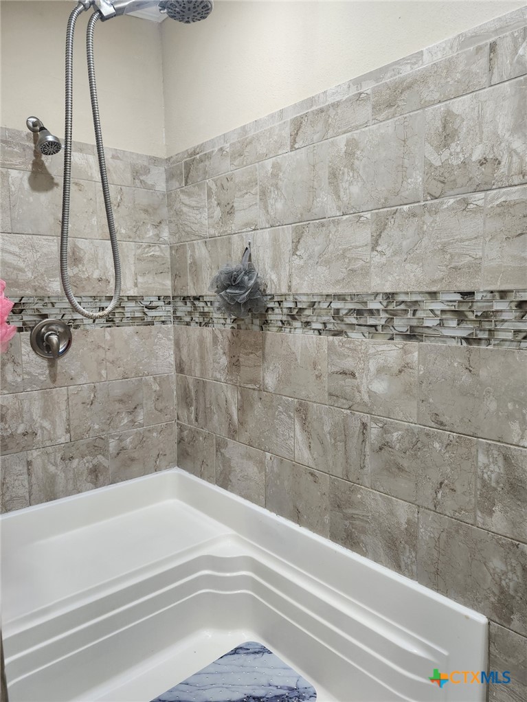 1845 Royal Road Port Lavaca, TX 77979 - Photo 14 of 22 a bathroom with a shower