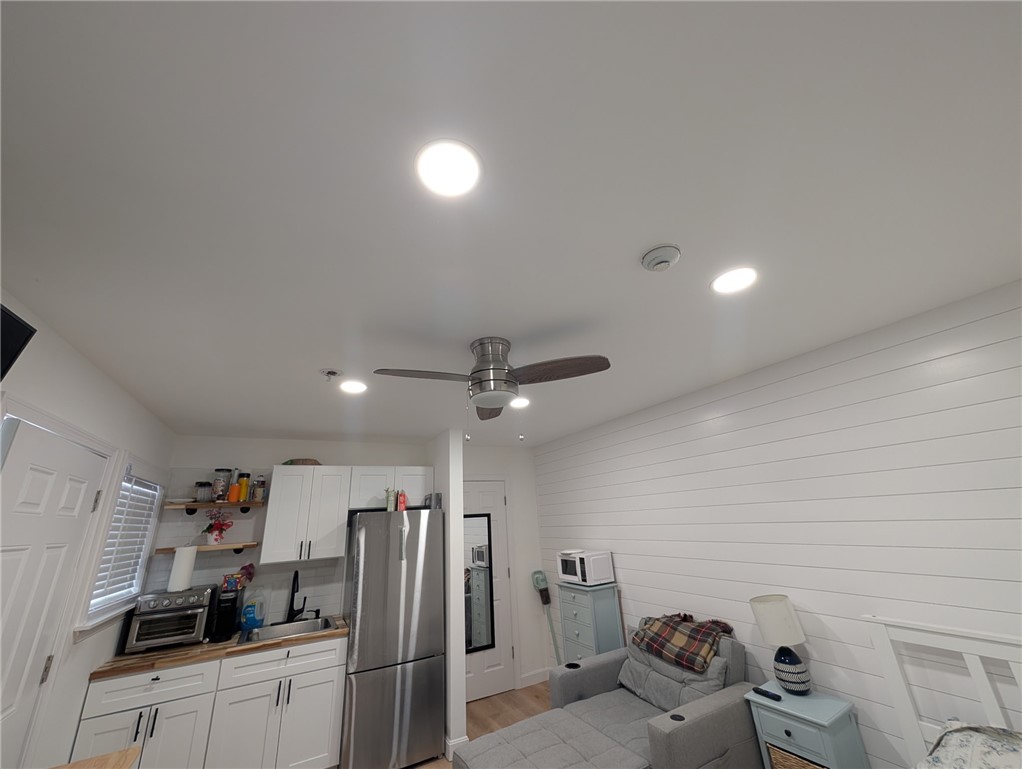 53 Winnapaug Road, Unit 5 Westerly, RI 02891 - Photo 4 of 12