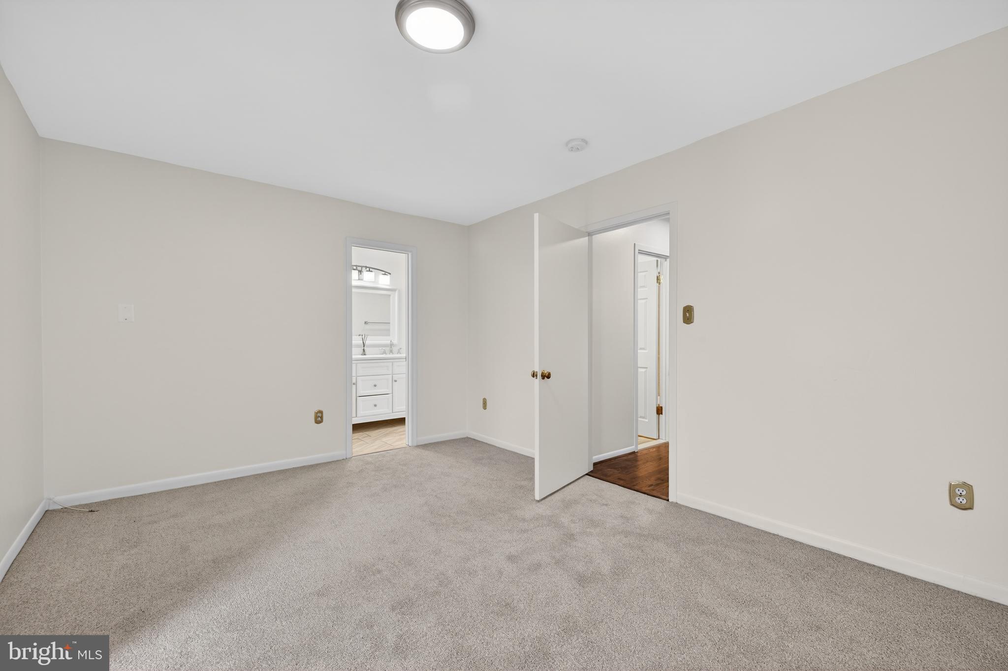 9250 Three Oaks Drive Silver Spring, MD 20901 - Photo 18 of 40
