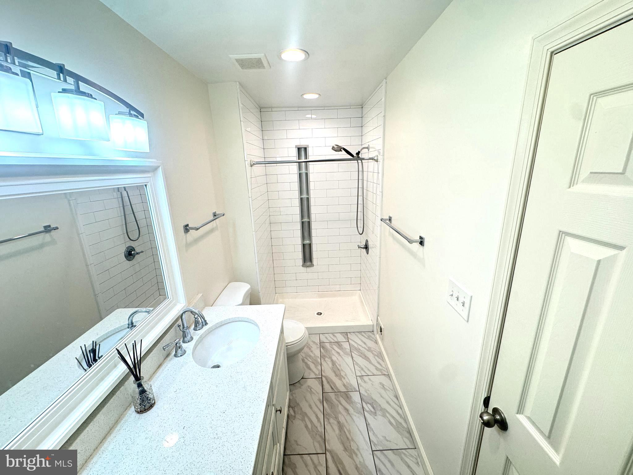 9250 Three Oaks Drive Silver Spring, MD 20901 - Photo 20 of 40