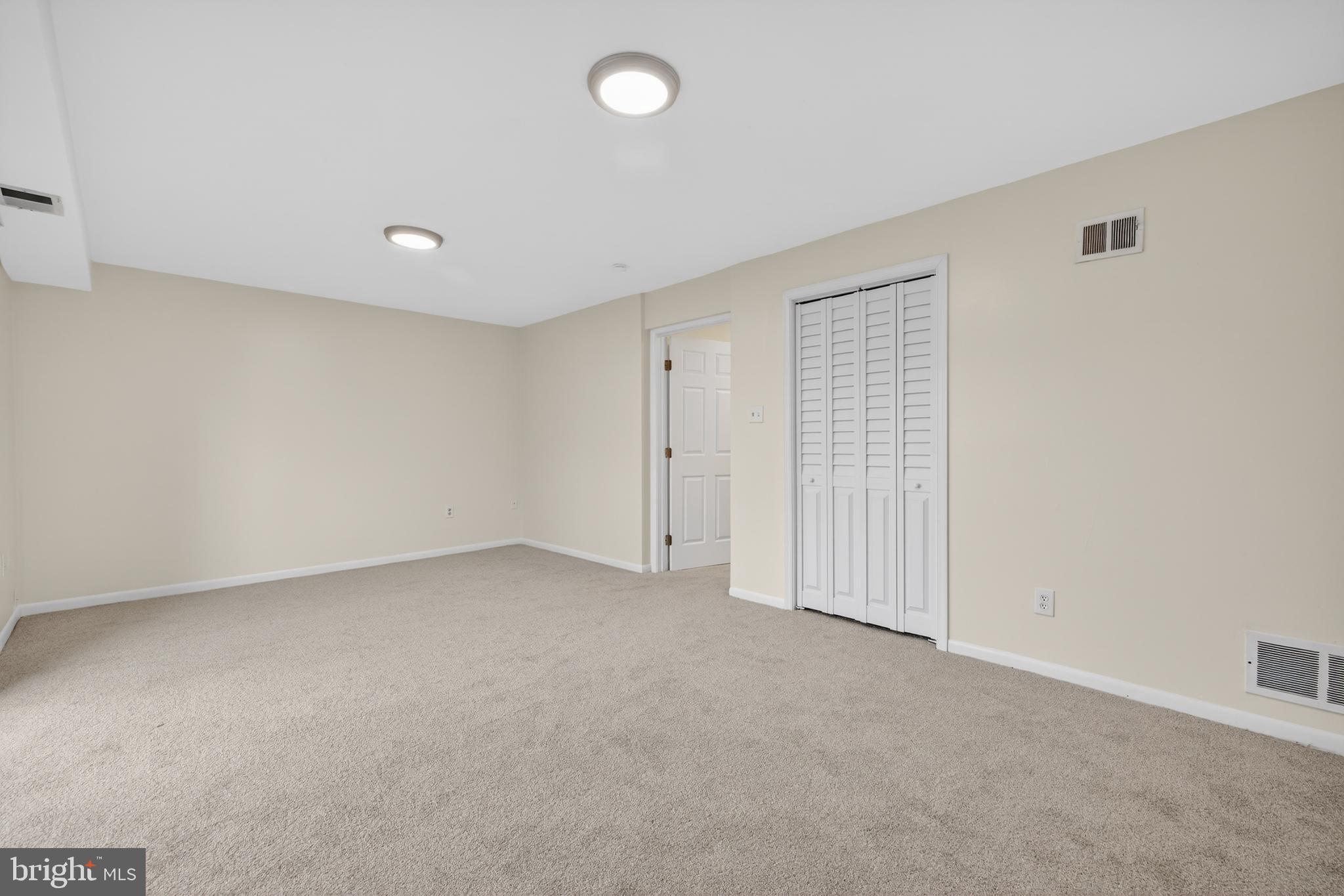 9250 Three Oaks Drive Silver Spring, MD 20901 - Photo 32 of 40