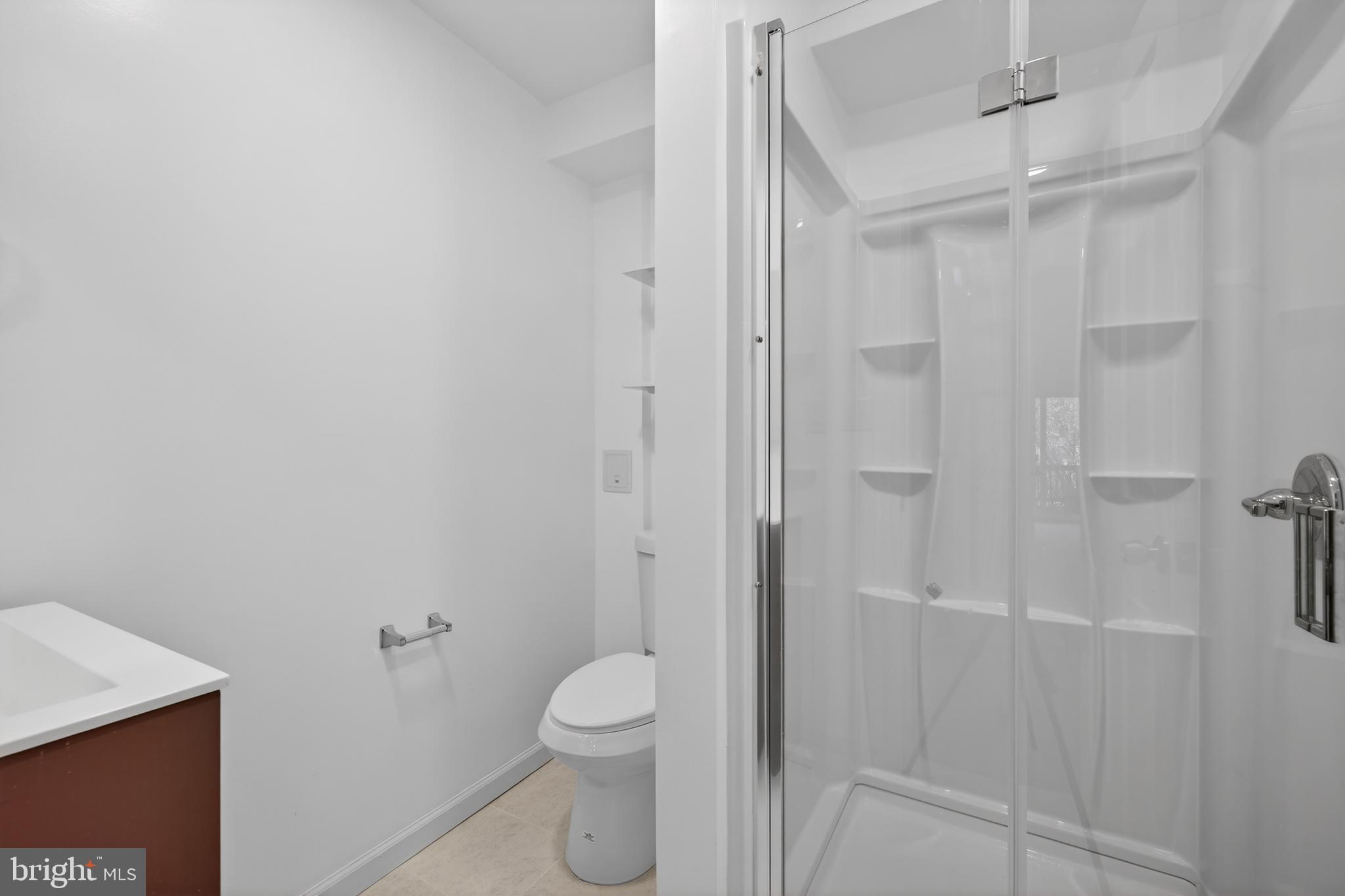 9250 Three Oaks Drive Silver Spring, MD 20901 - Photo 33 of 40