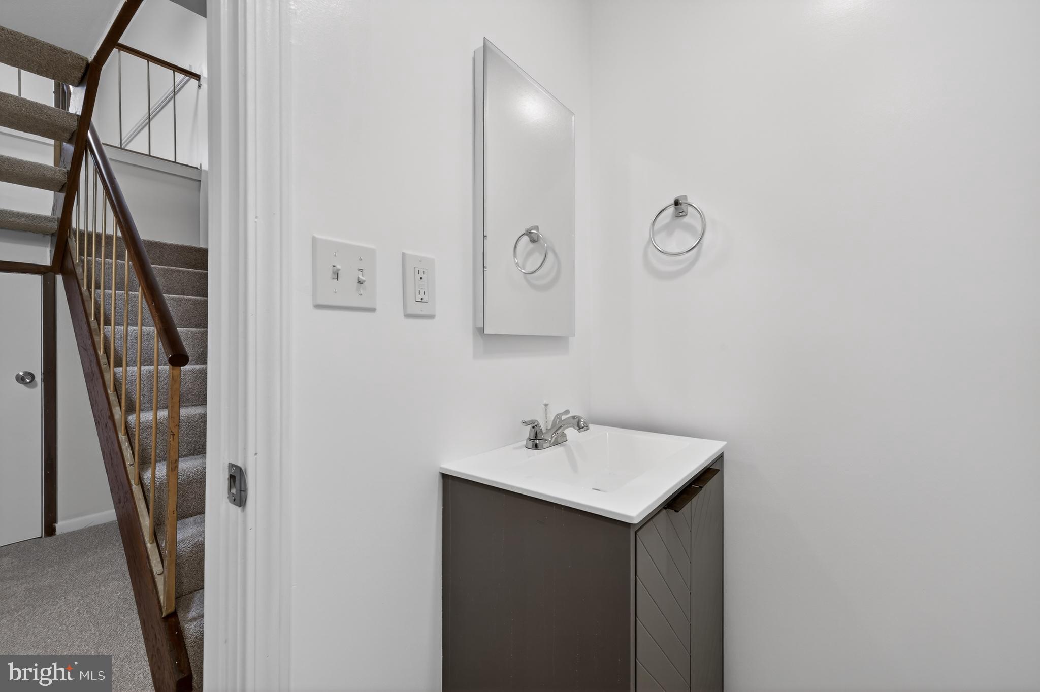 9250 Three Oaks Drive Silver Spring, MD 20901 - Photo 34 of 40