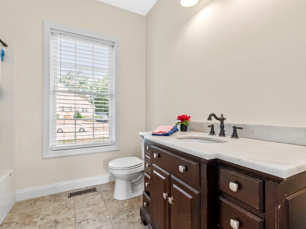110 Cart Path Road Dracut, MA 01826 - Photo 28 of 30 Gallery Image 28