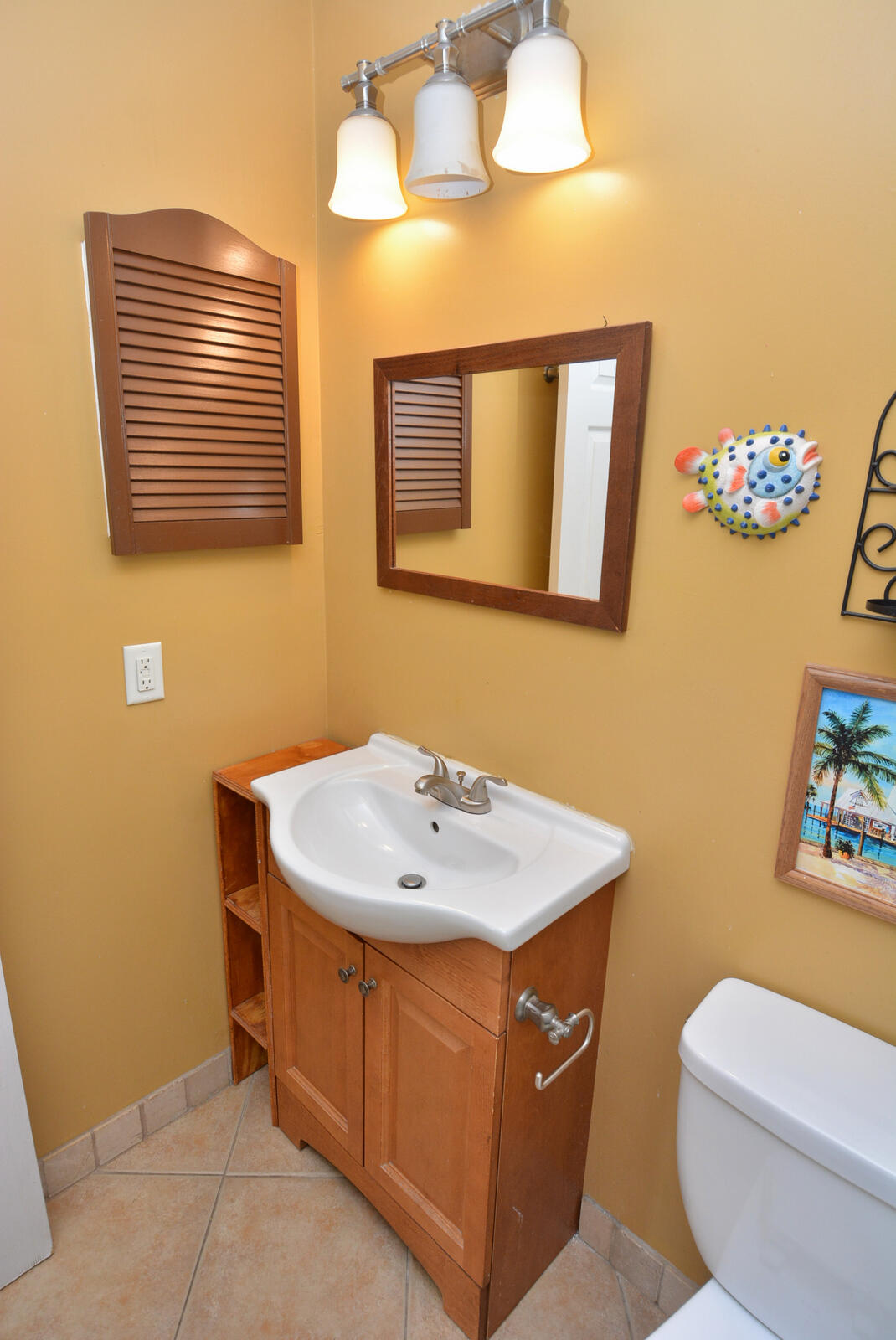 2198 Southeast Dolphin Road Port St. Lucie, FL 34952 - Photo 23 of 34 Guest bathroom 2
