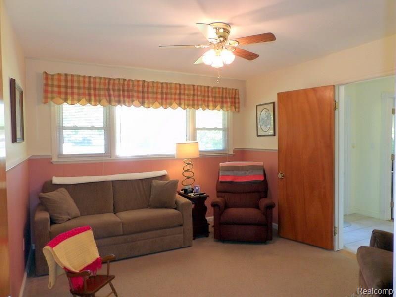 10453 Reeck Road Allen Park, MI 48101 - Photo 20 of 63 102_2097B.JPG