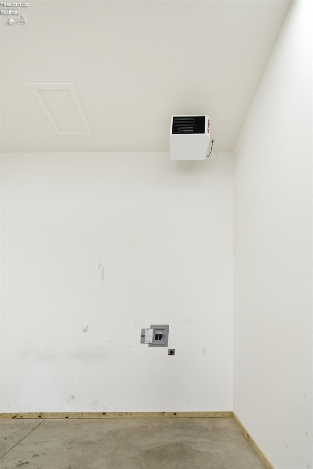 764 Southeast Catawba Road, Unit 98 Port Clinton, OH 43452 - Photo 9 of 11 Gallery Image 9