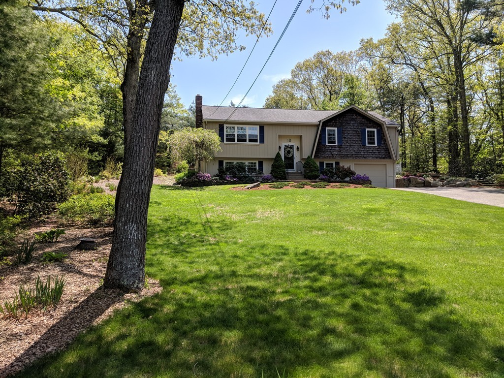 10 Elizabeth Road Foxboro, MA 02035 - Photo 2 of 26 Gallery Image 2