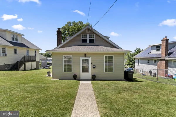 $469,900 | 112 Woodlawn Avenue, Willow Grove, PA 19090