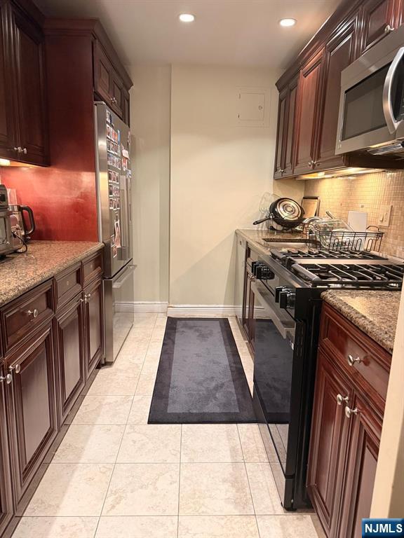 2 Horizon Road, Unit 628 Fort Lee, NJ 07024 - Photo 3 of 22
