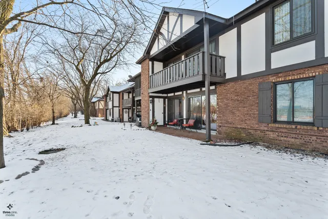 $289,900 | 11301 Sycamore Lane, Unit 64A, Palos Hills, IL 60465