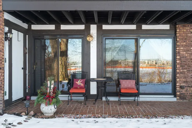 $289,900 | 11301 Sycamore Lane, Unit 64A, Palos Hills, IL 60465