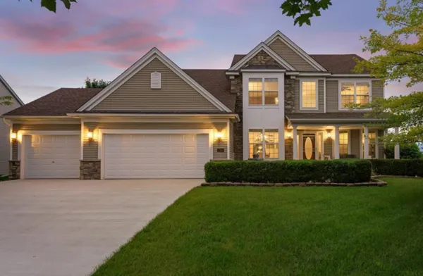 $799,900 | 749 Ali Lane, Victoria, MN 55386