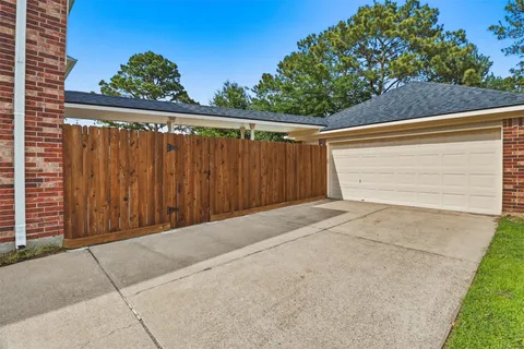 $430,000 | 7818 Palm Brook Court, Houston, TX 77095