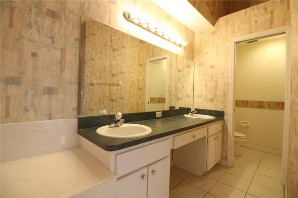 $2,400 | 2313 Colony Club Drive, Lakeland, FL 33813