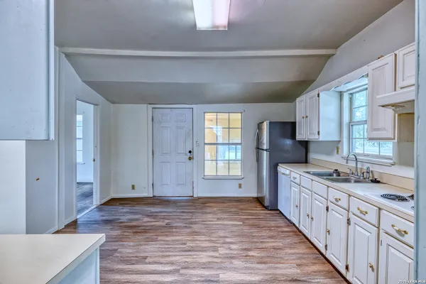 $145,000 | 137 West Garden Street, Uvalde, TX 78801