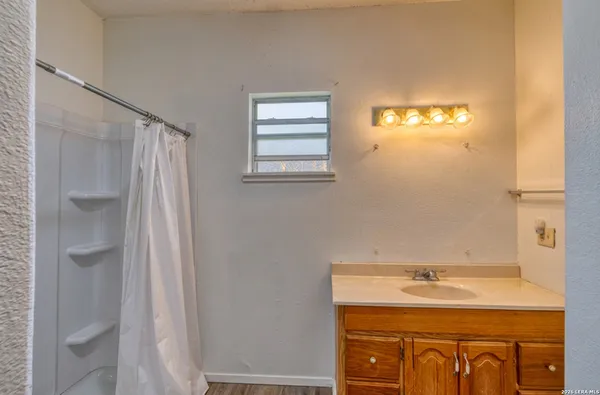 $145,000 | 137 West Garden Street, Uvalde, TX 78801