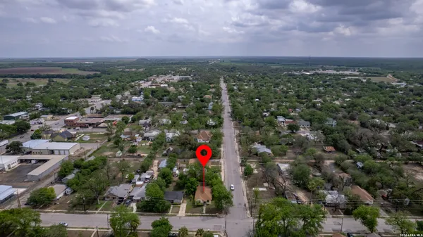 $145,000 | 137 West Garden Street, Uvalde, TX 78801