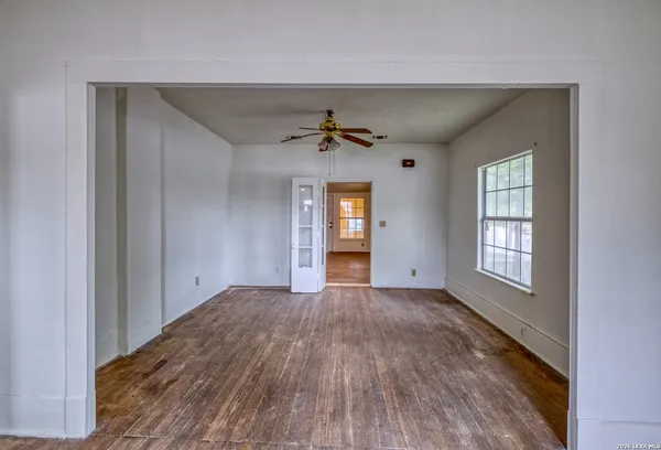 $145,000 | 137 West Garden Street, Uvalde, TX 78801