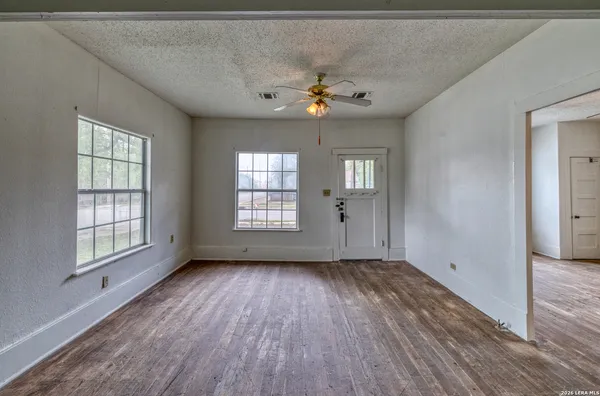 $145,000 | 137 West Garden Street, Uvalde, TX 78801