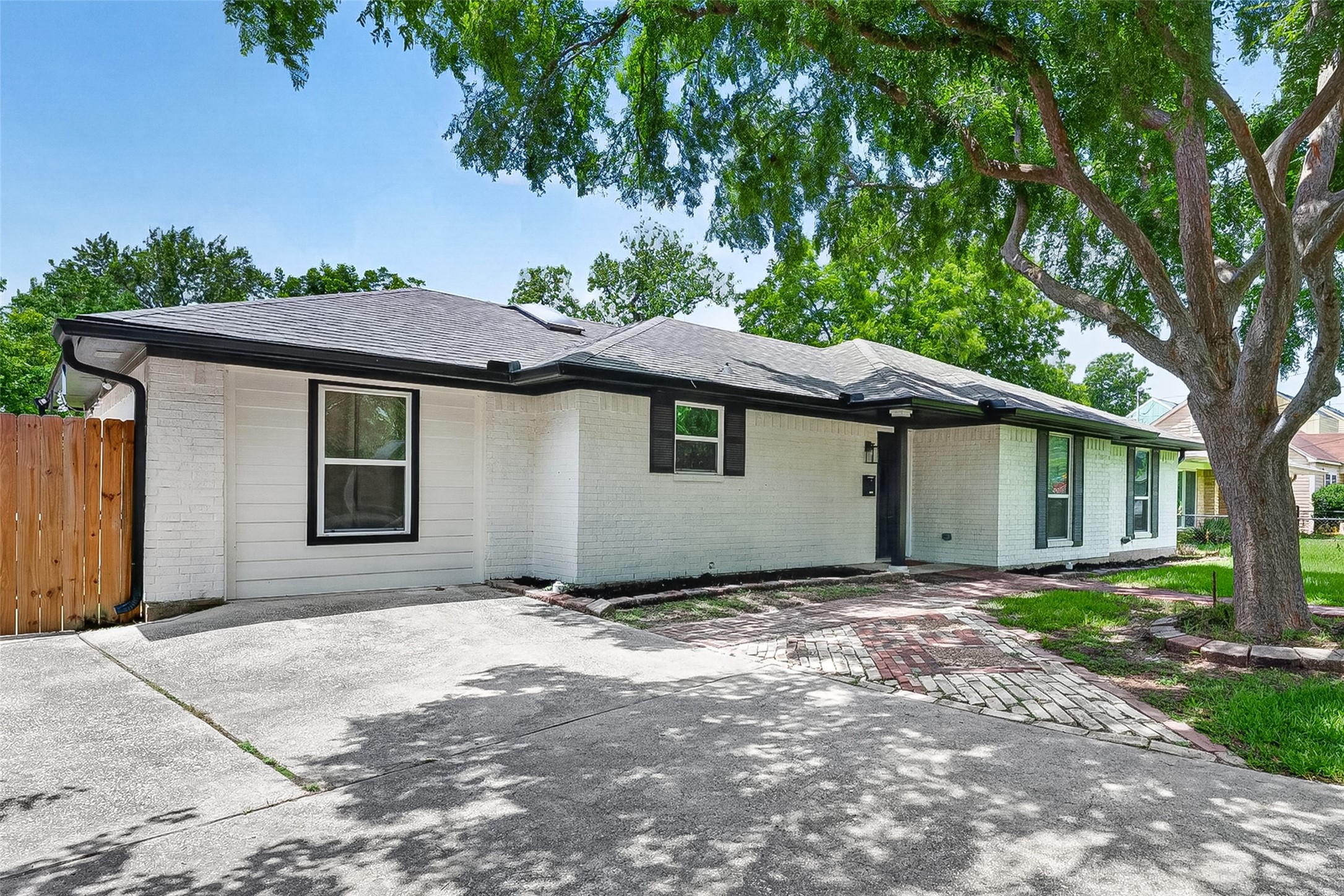 1206 Riggs Road Houston, TX 77022 - Photo 4 of 50