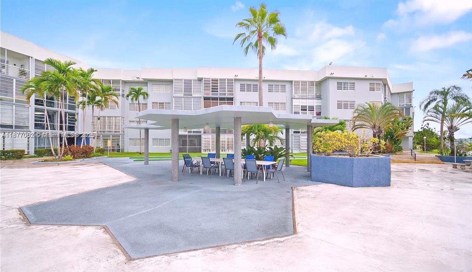 873 Northeast 195th Street, Unit 107 Miami, FL 33179 - Photo 41 of 48