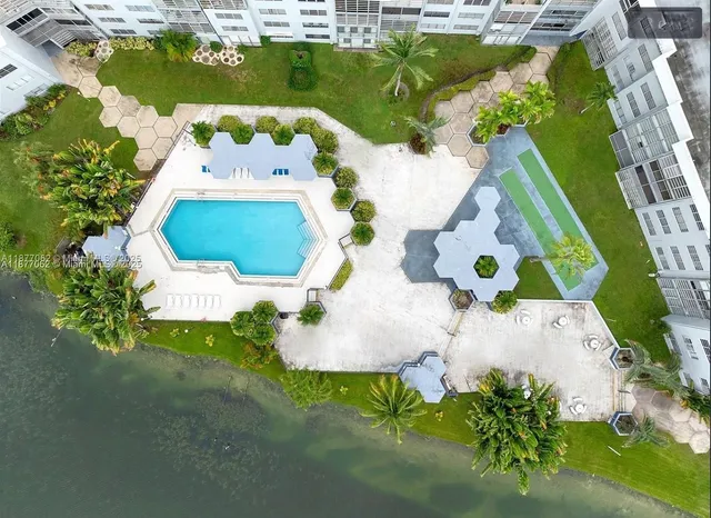 $209,500 | 873 Northeast 195th Street, Unit 107, Miami, FL 33179