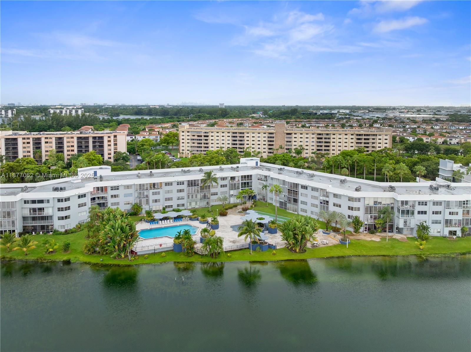 873 Northeast 195th Street, Unit 107 Miami, FL 33179 - Photo 47 of 48