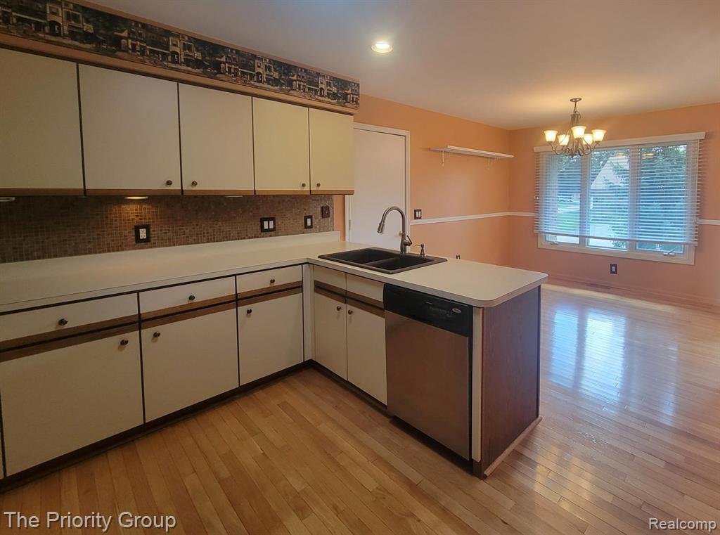 2182 London Bridge Drive, Unit 38 Rochester Hills, MI 48307 - Photo 8 of 49