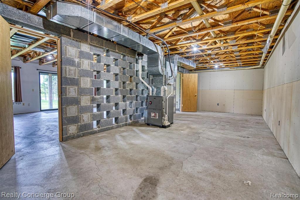 2110 East Clyde Road Howell, MI 48855 - Photo 19 of 44