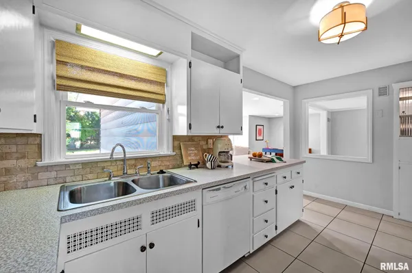 $2,150 | 3406 North North Street, Peoria, IL 61604