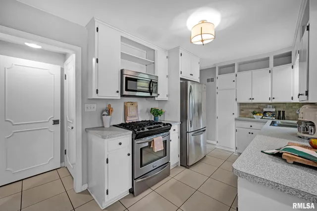 $2,150 | 3406 North North Street, Peoria, IL 61604