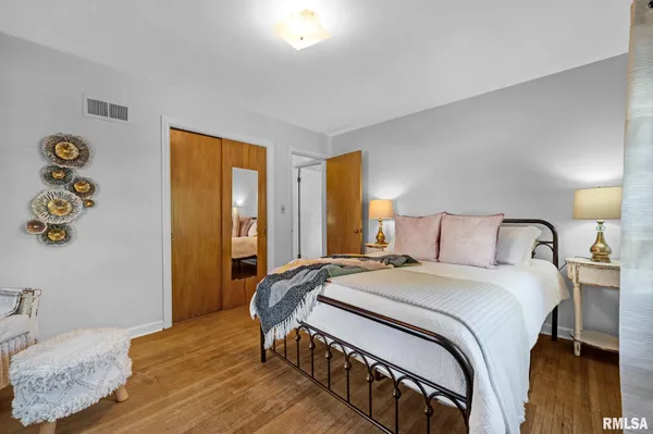 $2,150 | 3406 North North Street, Peoria, IL 61604