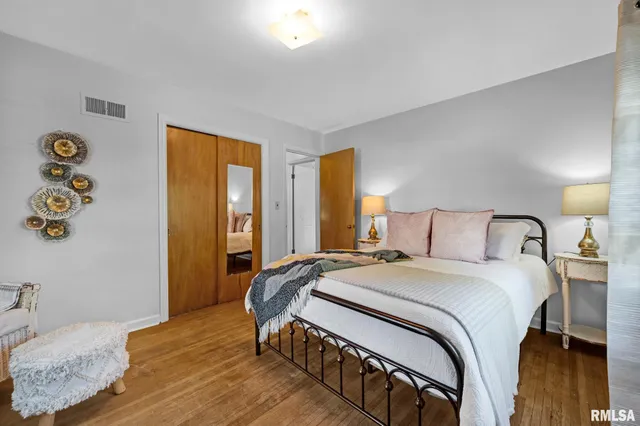 $2,150 | 3406 North North Street, Peoria, IL 61604