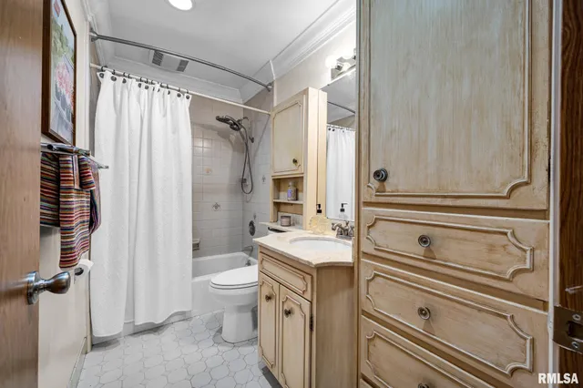 $2,150 | 3406 North North Street, Peoria, IL 61604