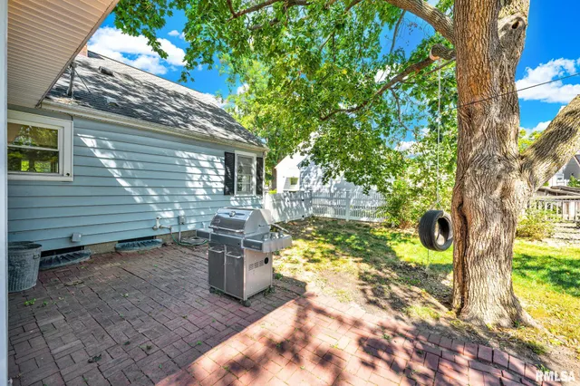 $2,150 | 3406 North North Street, Peoria, IL 61604