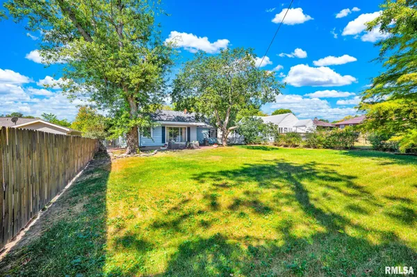 $2,150 | 3406 North North Street, Peoria, IL 61604