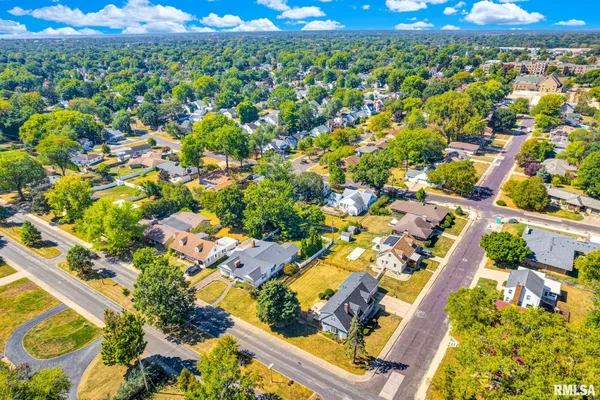 $2,150 | 3406 North North Street, Peoria, IL 61604