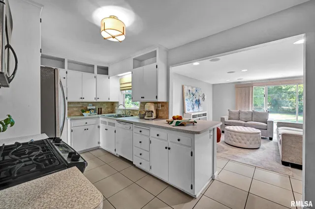 $2,150 | 3406 North North Street, Peoria, IL 61604