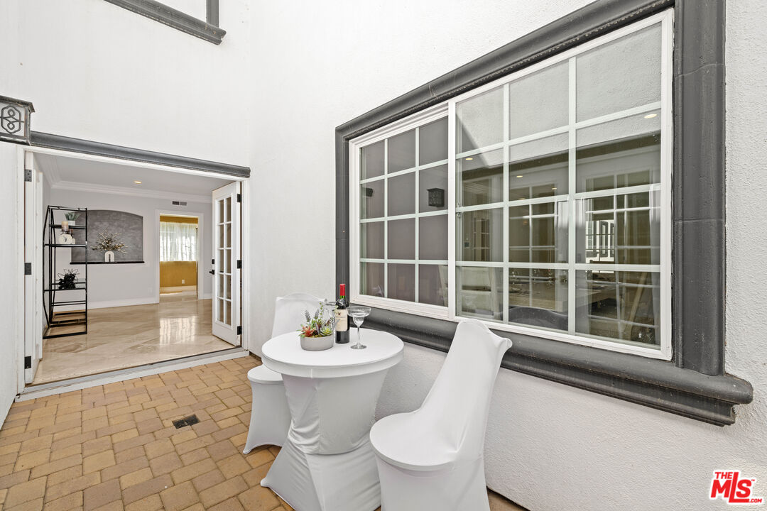 2563 Hutton Drive Beverly Hills, CA 90210 - Photo 17 of 69