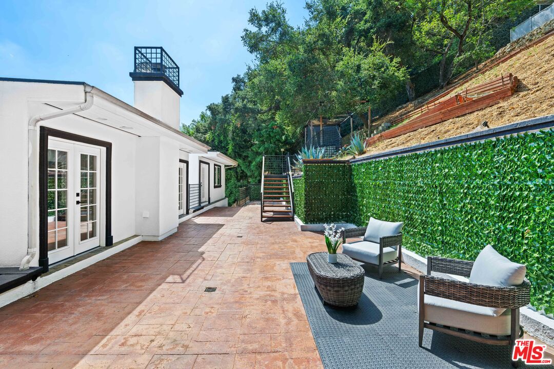 2563 Hutton Drive Beverly Hills, CA 90210 - Photo 51 of 69