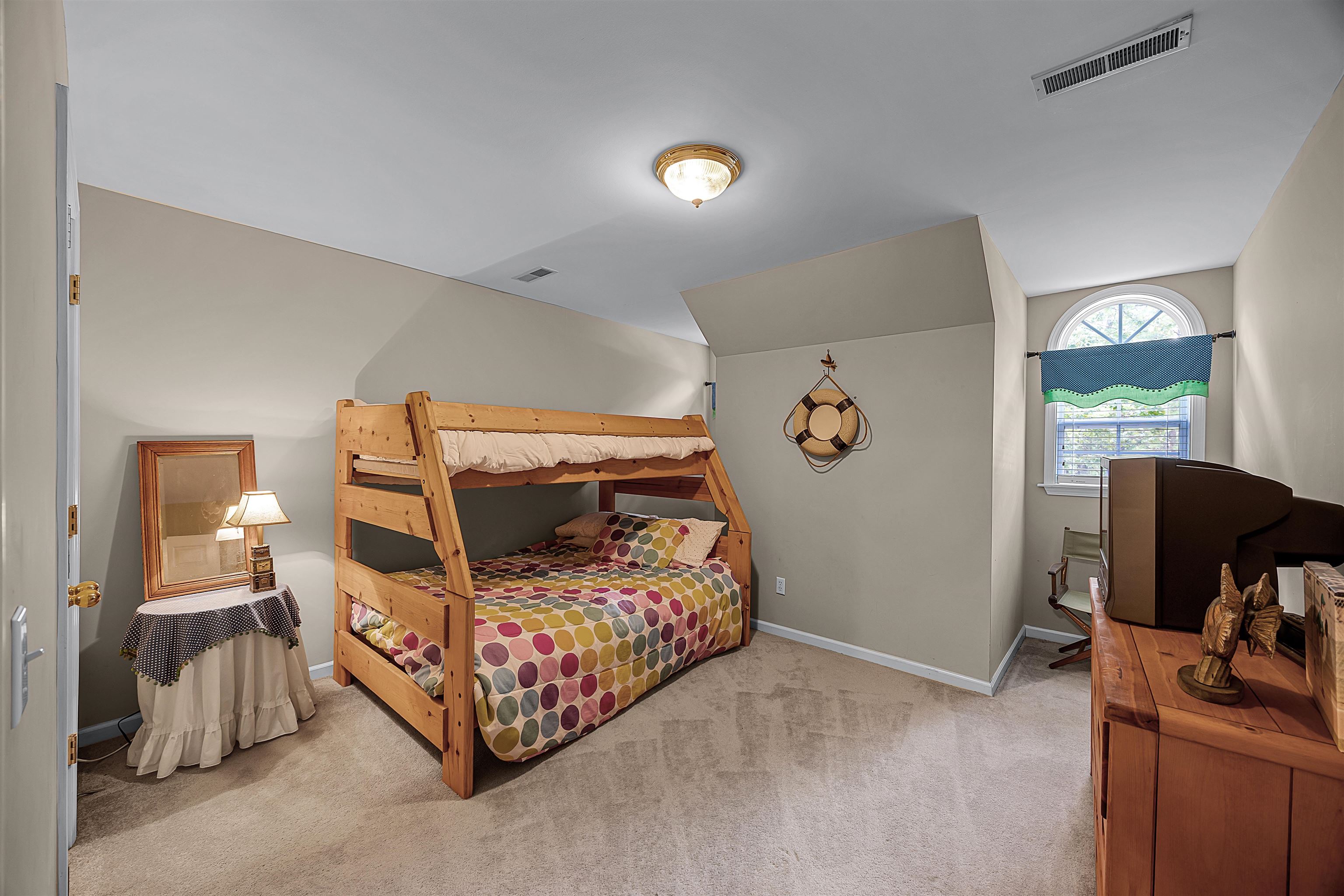 405 Anderson Hollow Road Savannah, TN 38372 - Photo 22 of 34 a bedroom with bed and a window