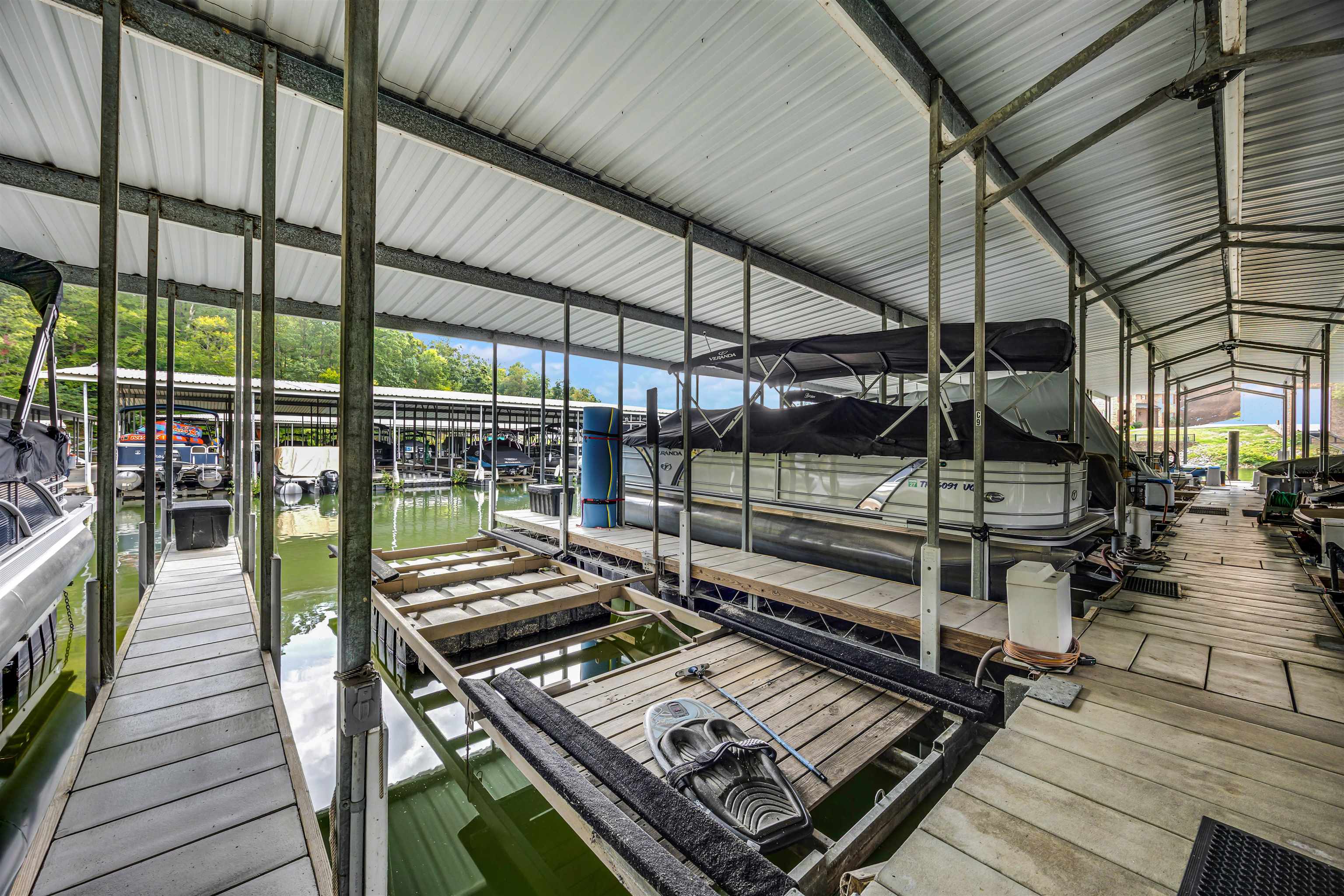 405 Anderson Hollow Road Savannah, TN 38372 - Photo 29 of 34 a view of a chairs and table in the balcony