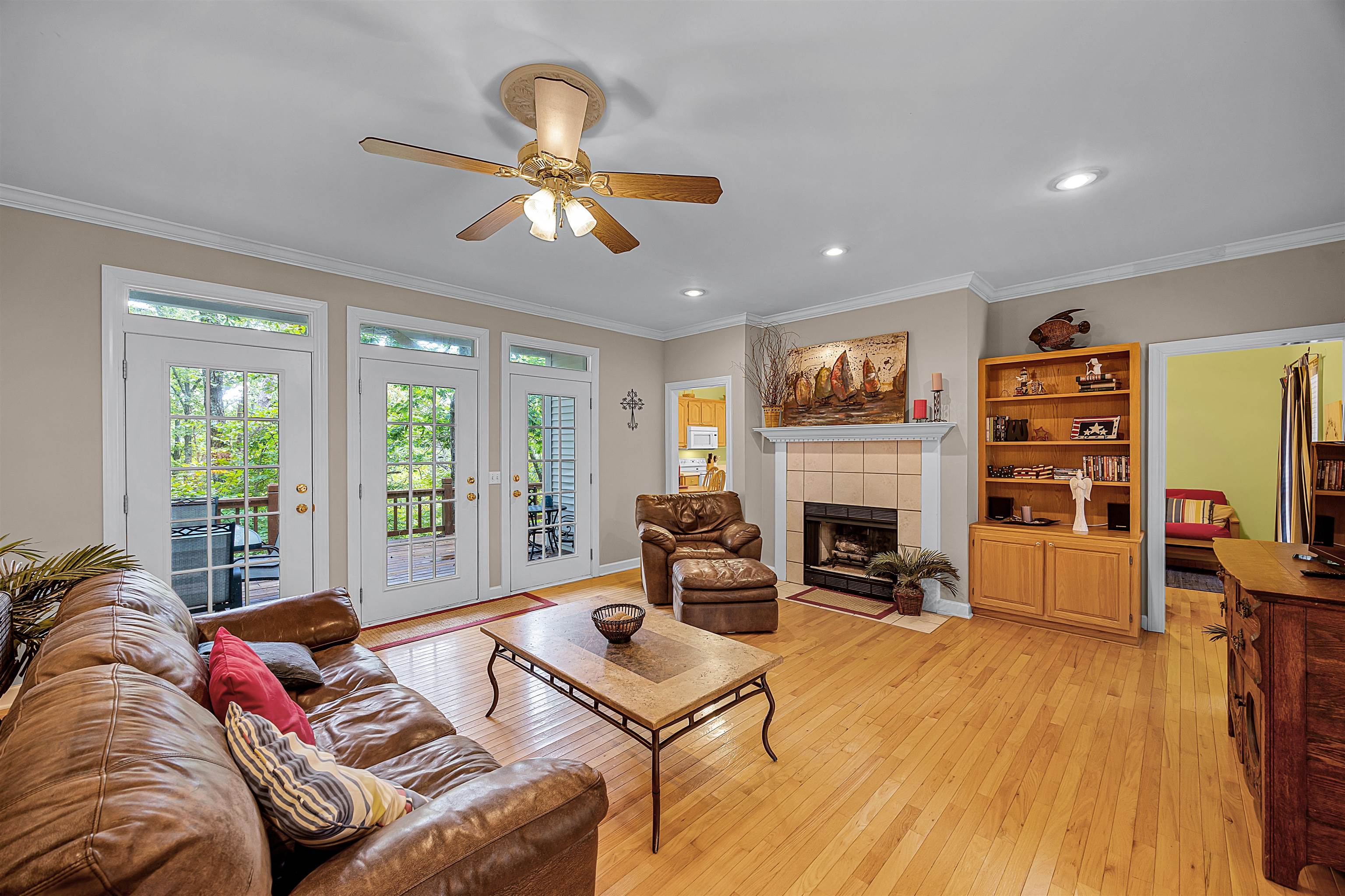 405 Anderson Hollow Road Savannah, TN 38372 - Photo 9 of 34 a living room with furniture fireplace and flat screen tv