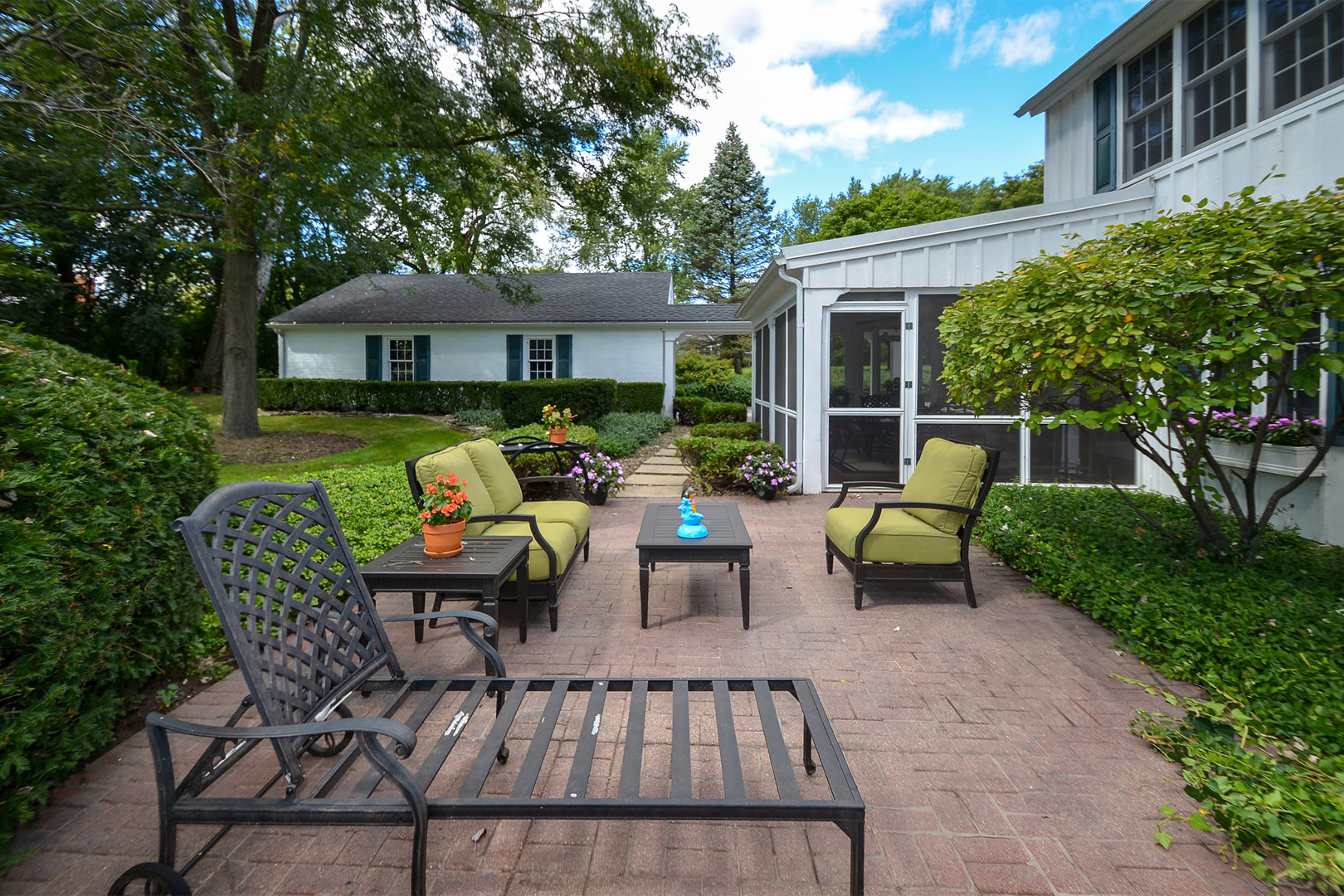 590 Aberdeen Road Inverness, IL 60067 - Photo 2 of 28