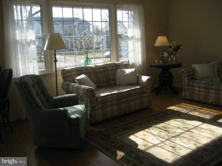 321 Farwood Road Haddonfield, NJ 08033 - Photo 8 of 19 Living Room