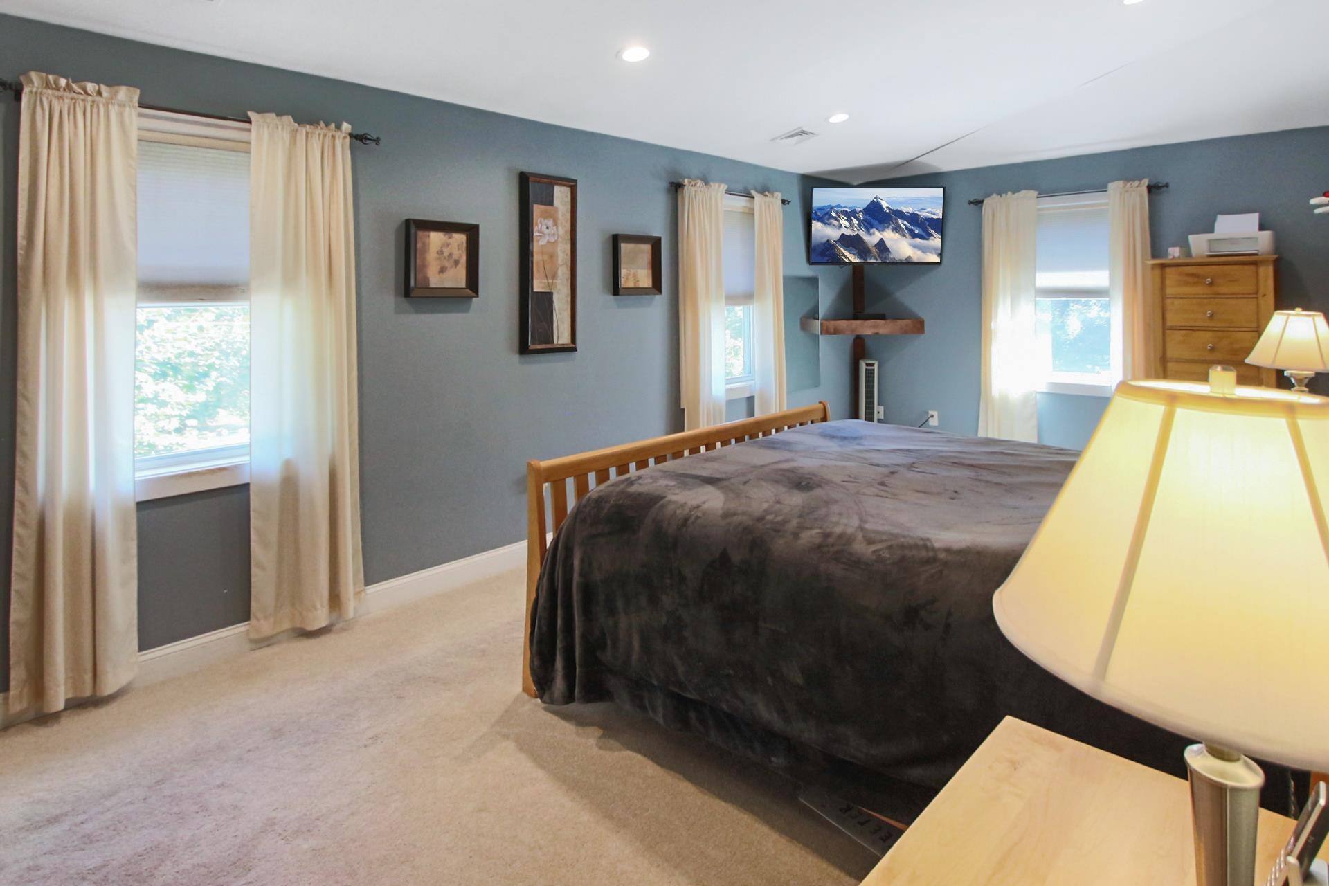 12 Stonehaven Road Nashua, NH 03062 - Photo 9 of 54 Gallery Image 9